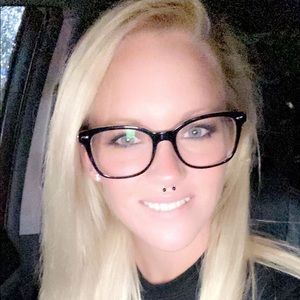 Meet your Posher, Jade